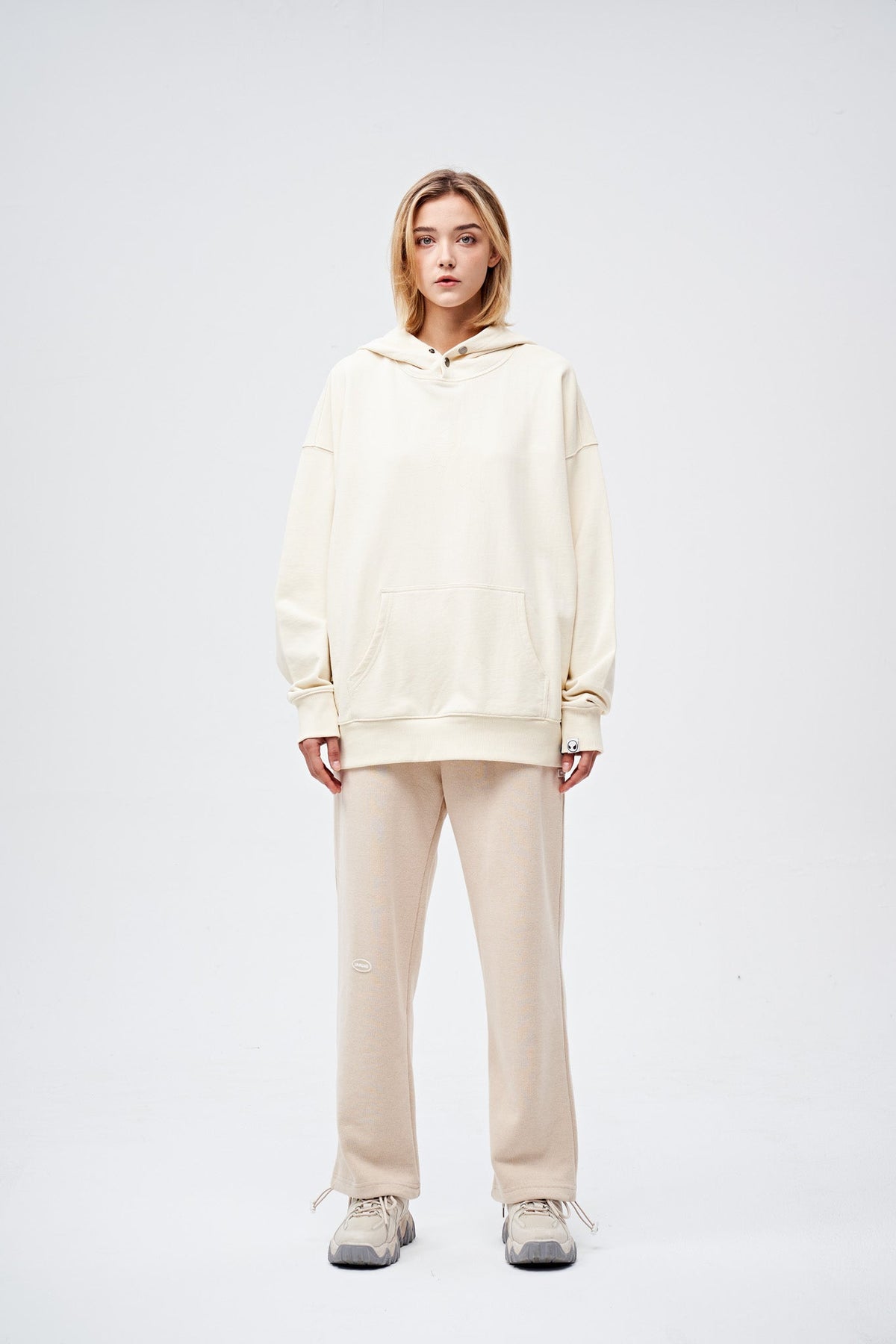90s Vintage Two Seasons Hoodie Cream