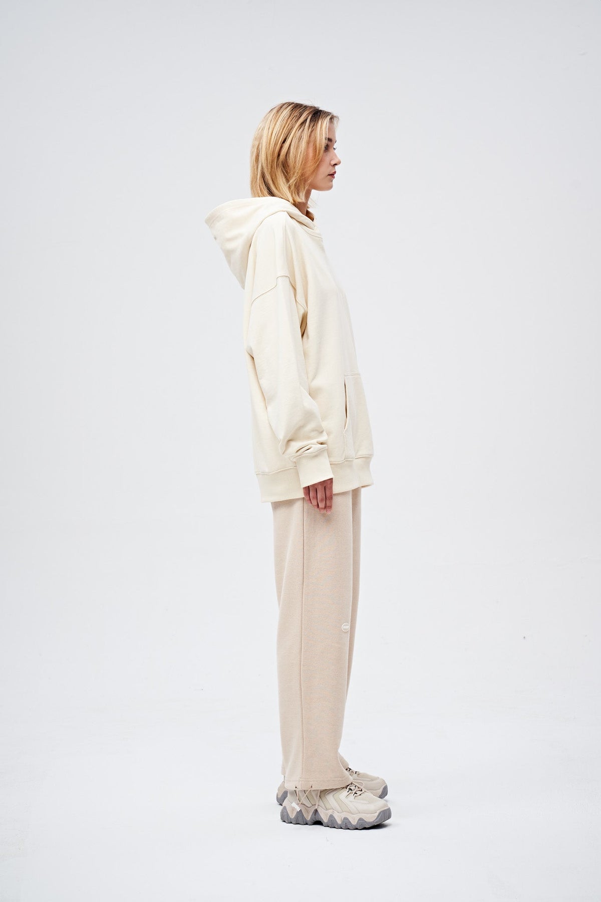 90s Vintage Two Seasons Hoodie Cream