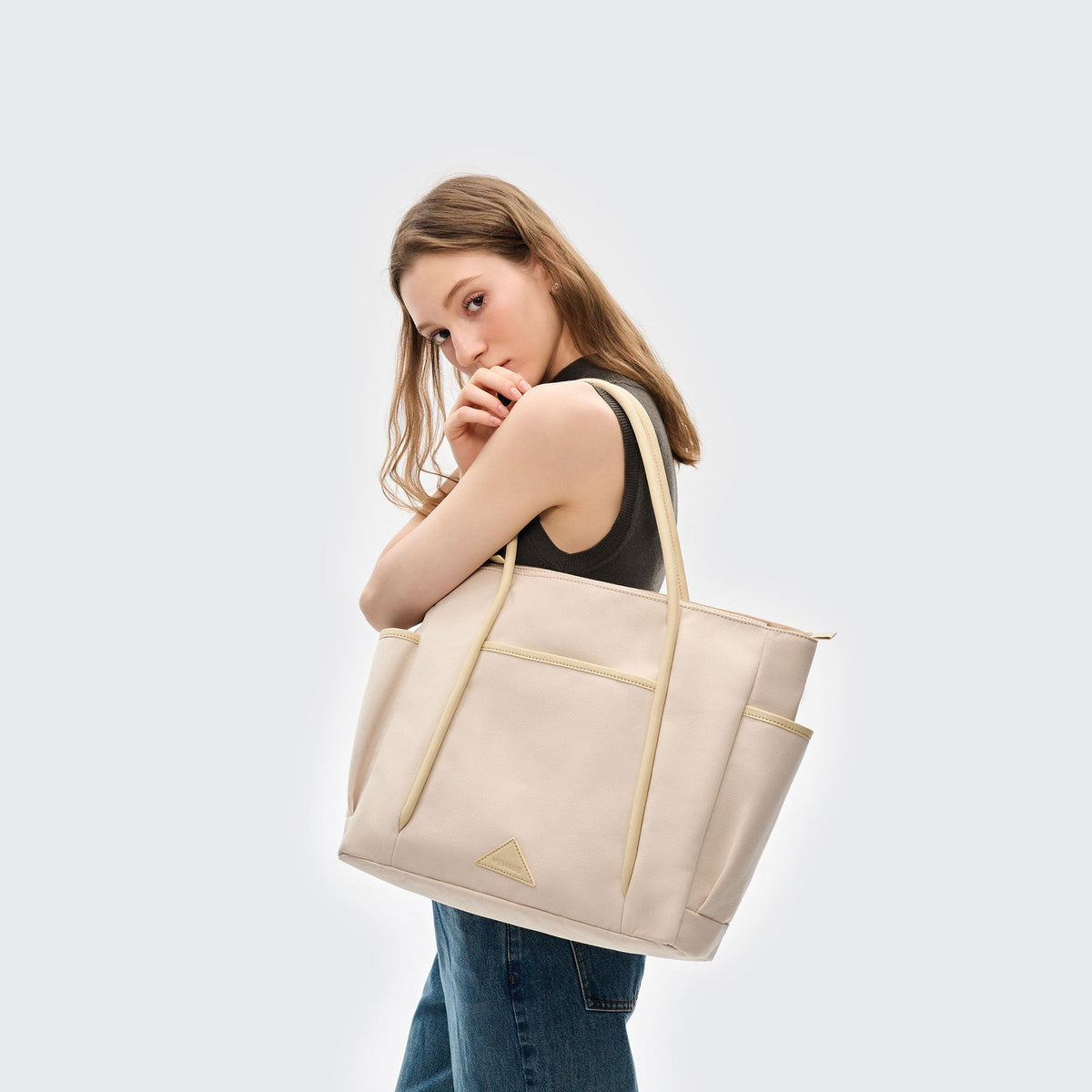 Club Tote (Beige)