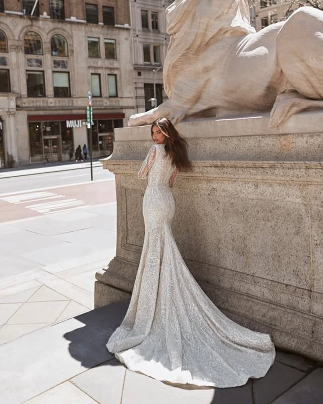 V-Neck Mermaid Wedding Dress – Beaded Embroidery & Lace Appliqués, Elegant Trumpet Gown, Custom Made