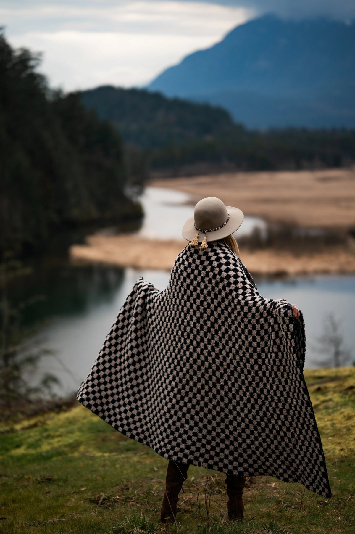 Tap Shoe & Rainy Day Check Print Extended Throw