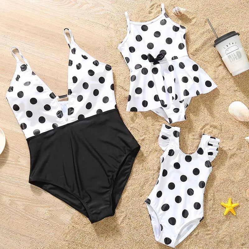 Family Matching Floral Swimwear – Mommy & Me Swimsuits and Men’s Boy Swim Trunks for Beach Holidays