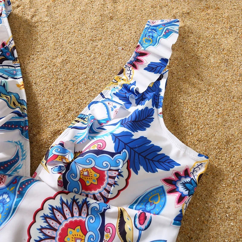 Family Matching Floral Swimwear – Mommy & Me Swimsuits and Men’s Boy Swim Trunks for Beach Holidays