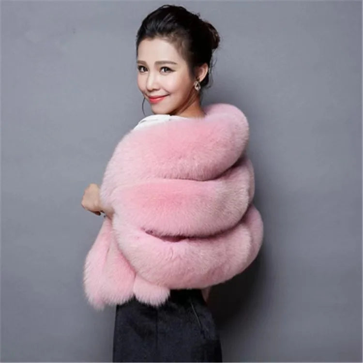 Elegant Faux Fox Fur Cape for Women – Luxury White Shawl & Fashion Poncho for Parties