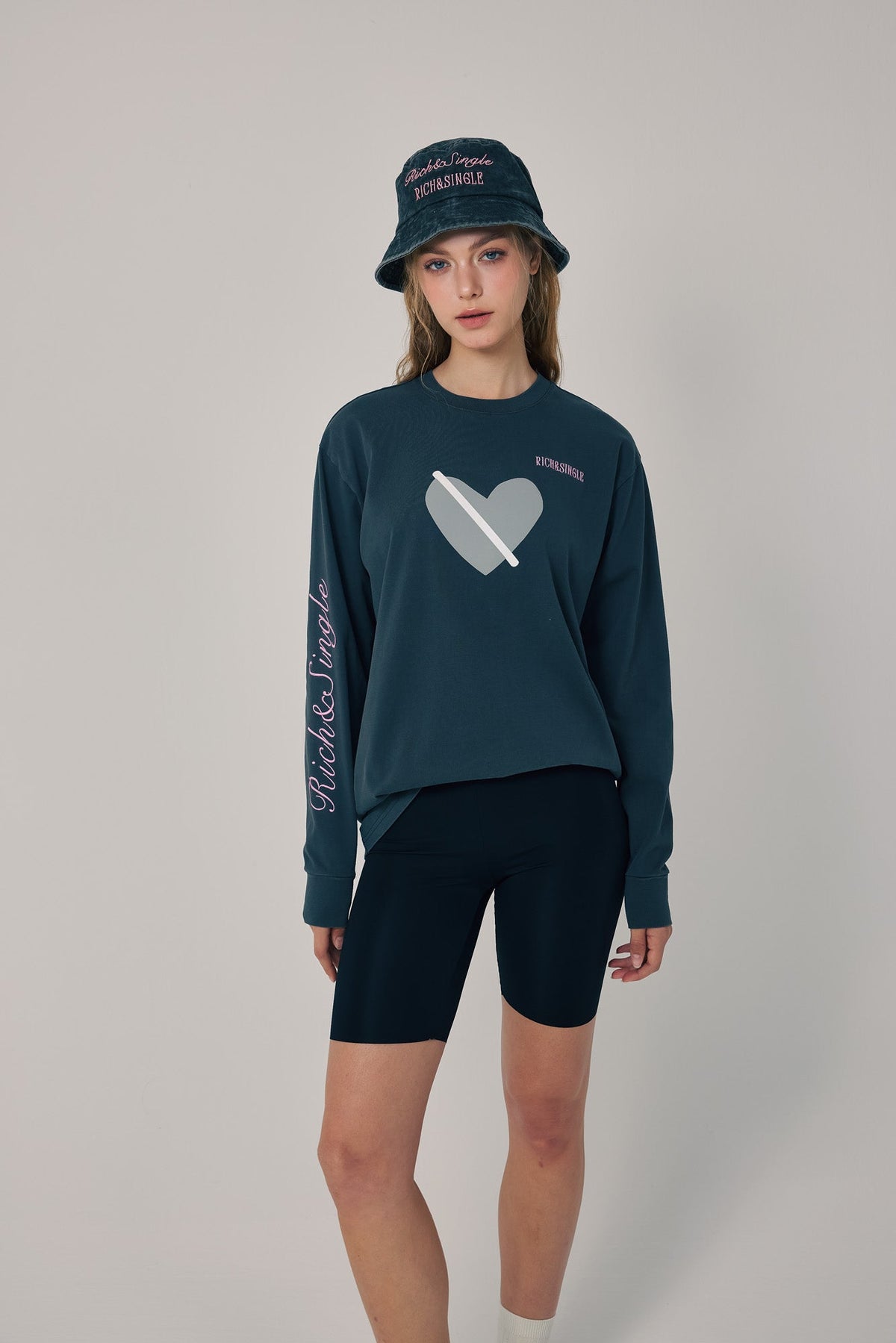 R&S  Crush Bucket Hat