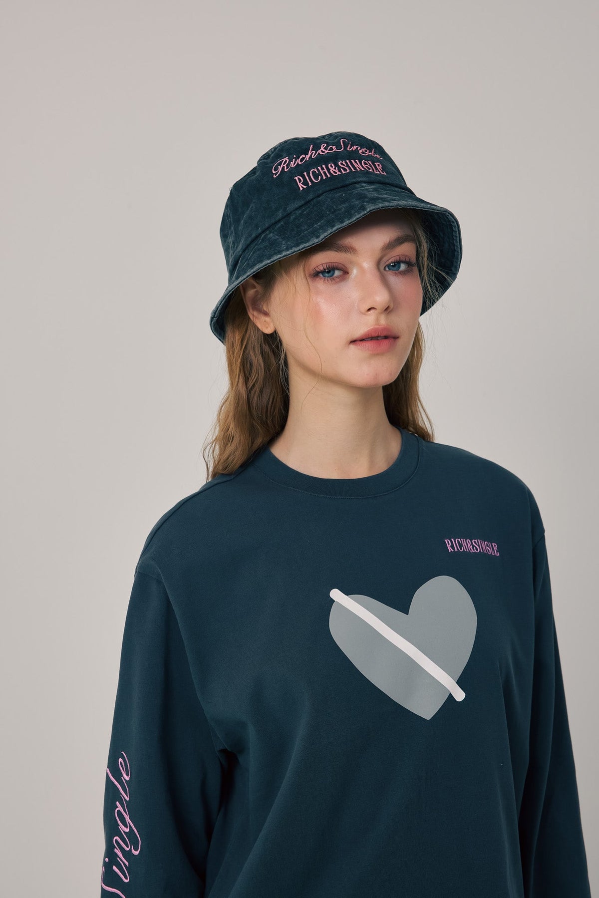 R&S  Crush Bucket Hat