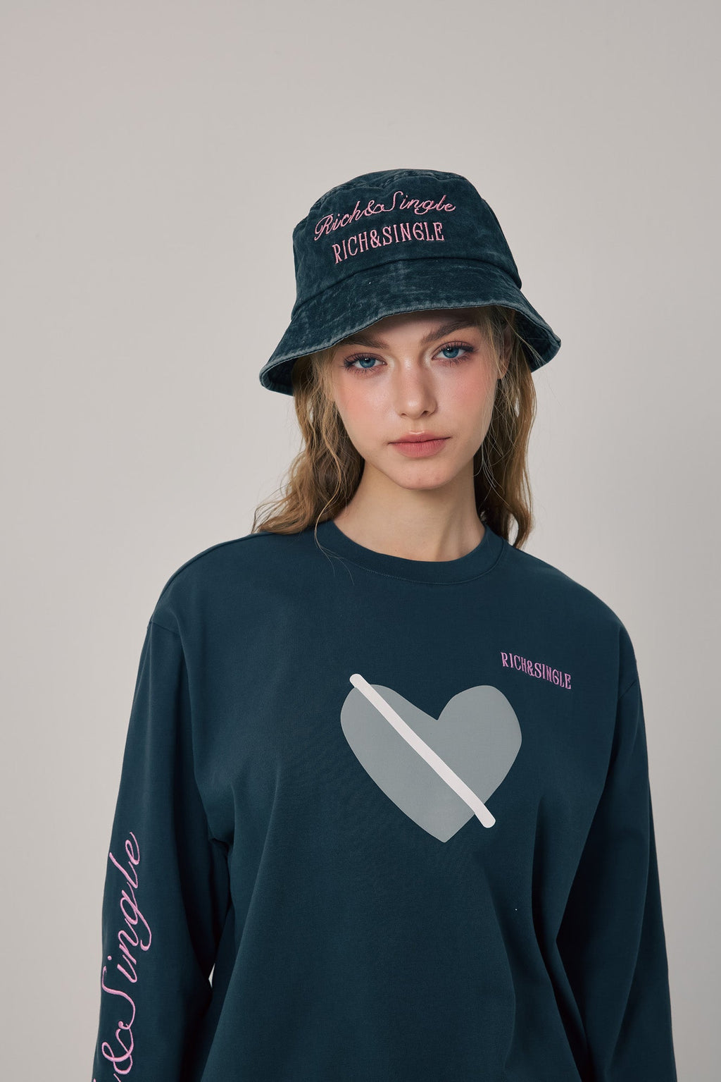 R&S  Crush Bucket Hat