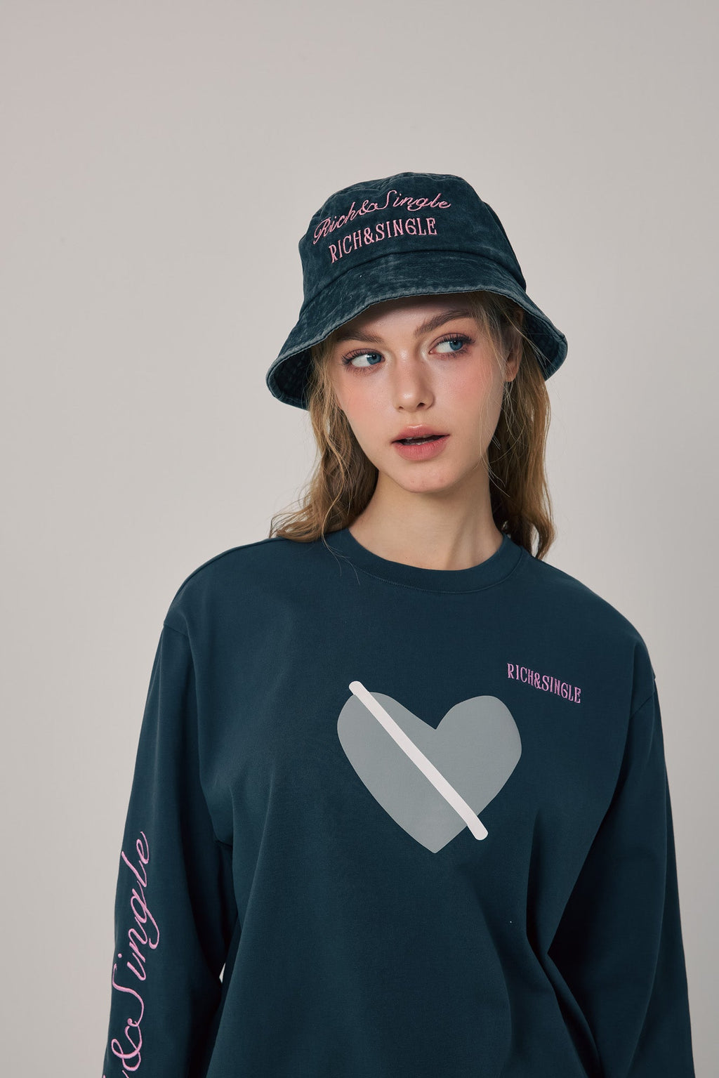 R&S  Crush Bucket Hat