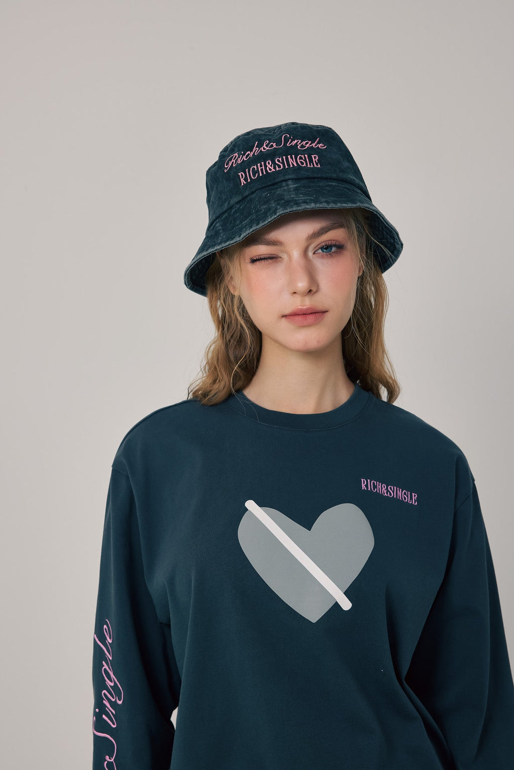 R&S  Crush Bucket Hat