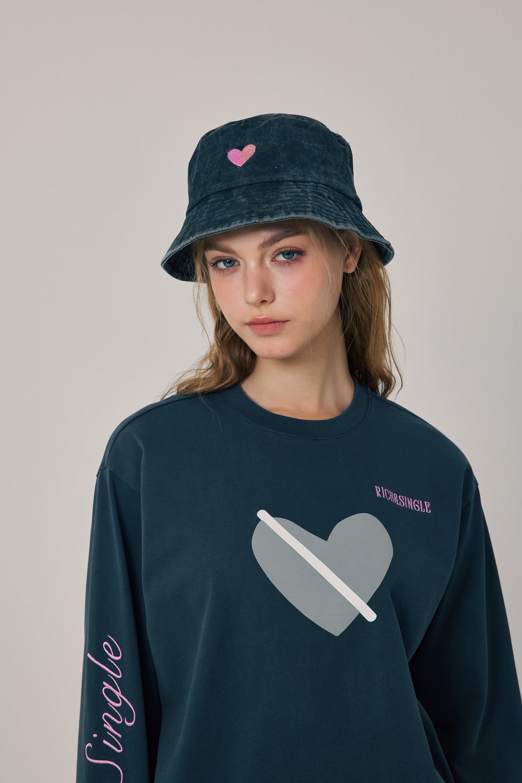 R&S  Crush Bucket Hat