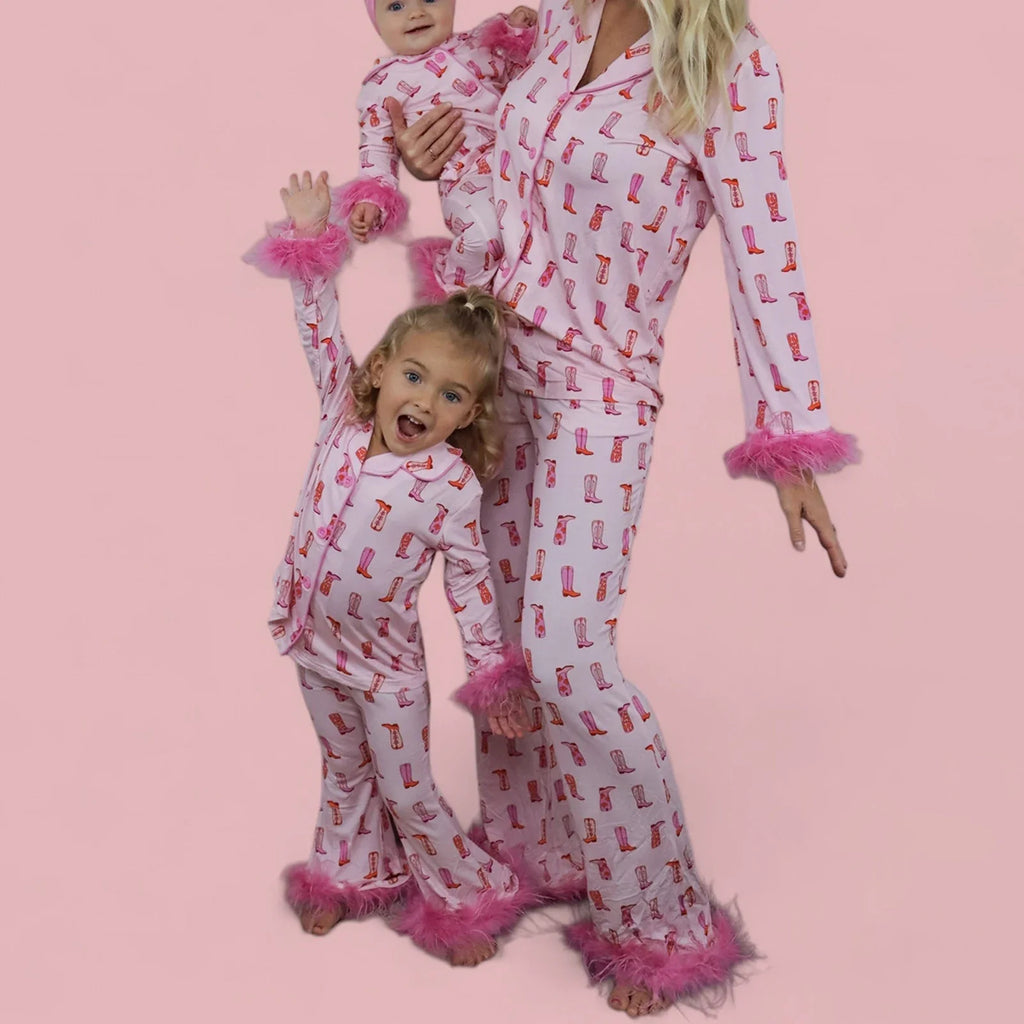 Christmas Mom and Me Matching Cowgirl Pajamas Set – Boot Print Long Sleeve Top & Pants Family Loungewear
