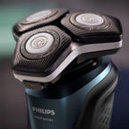 PHILIPS  S5889/94 Series 5000 Wet & Dry Shaver with Quick Clean Pod