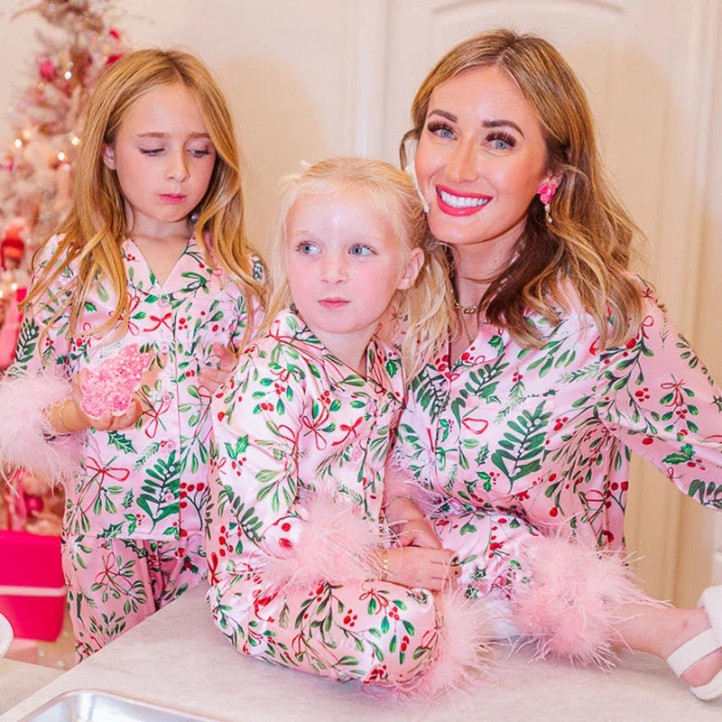 Christmas Leaves Print Mommy and Me Pajamas Set – Loose Top & Pants Family Matching Sleepwear