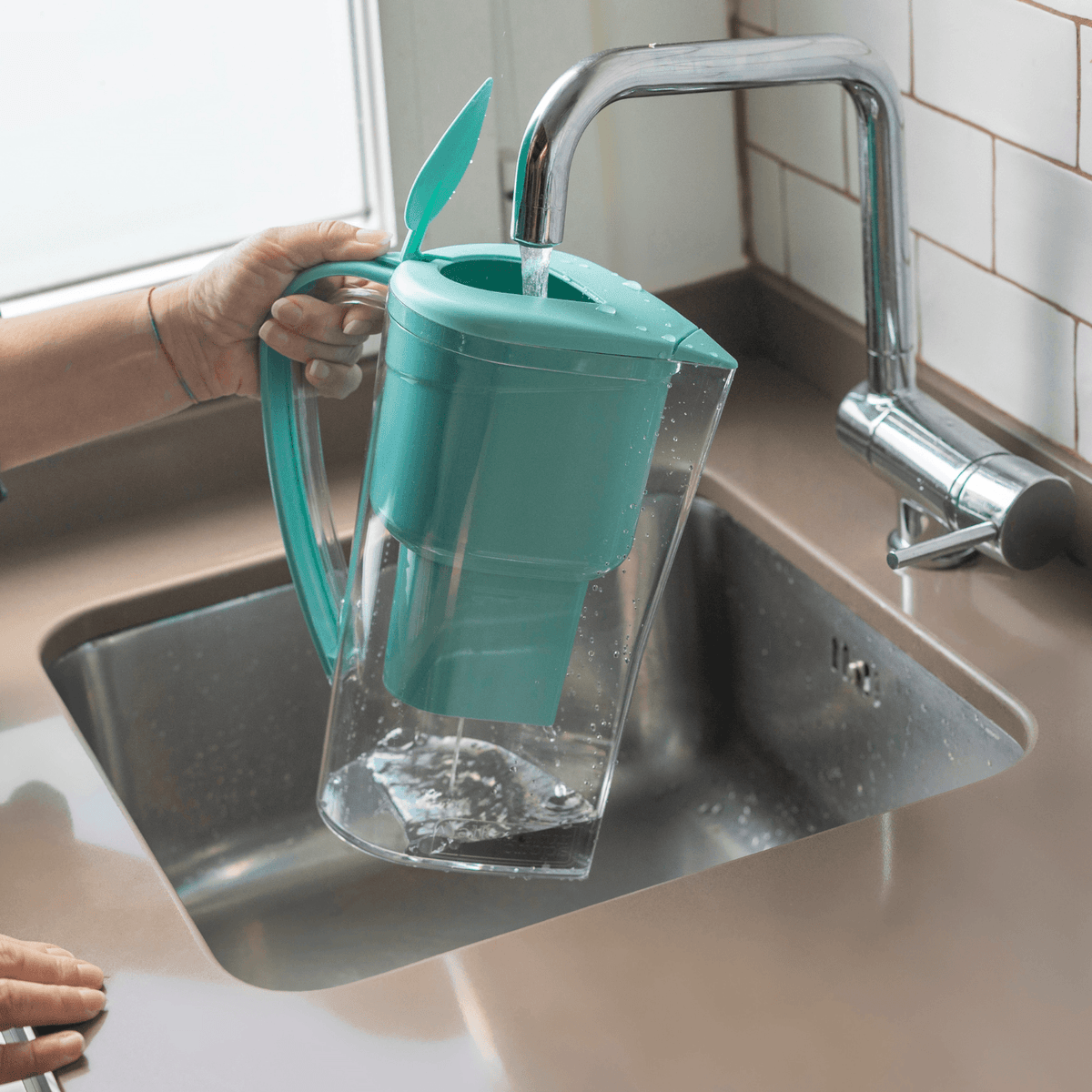 Alkanatur Pitcher with Low Magnesium Emission Filter